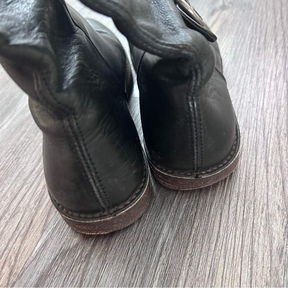 FRYE Leather Paige 3 Buckle Tall Riding Boots 
77066 
Sz 7.5 Black - Picture 9 of 10